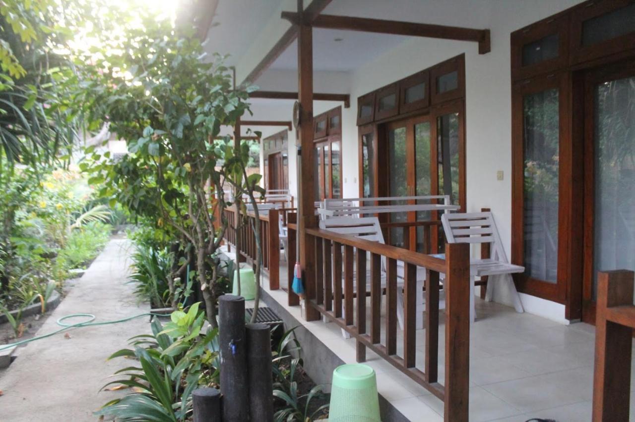 Gili Smile Bungalow Gili Trawangan Exterior photo