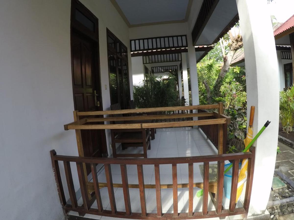 Gili Smile Bungalow Gili Trawangan Exterior photo